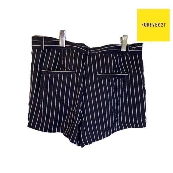 Forever 21 Women's‎ Navy / White Pinstripe Shorts - Picture 3 of 7